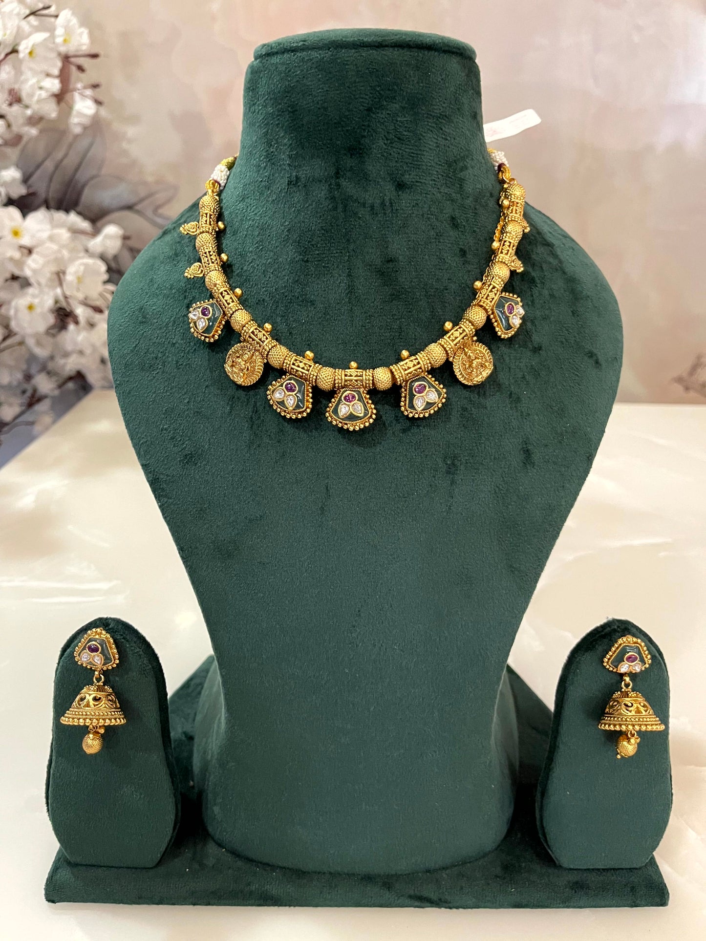 Navratna Heritage Kanthi Necklace Set