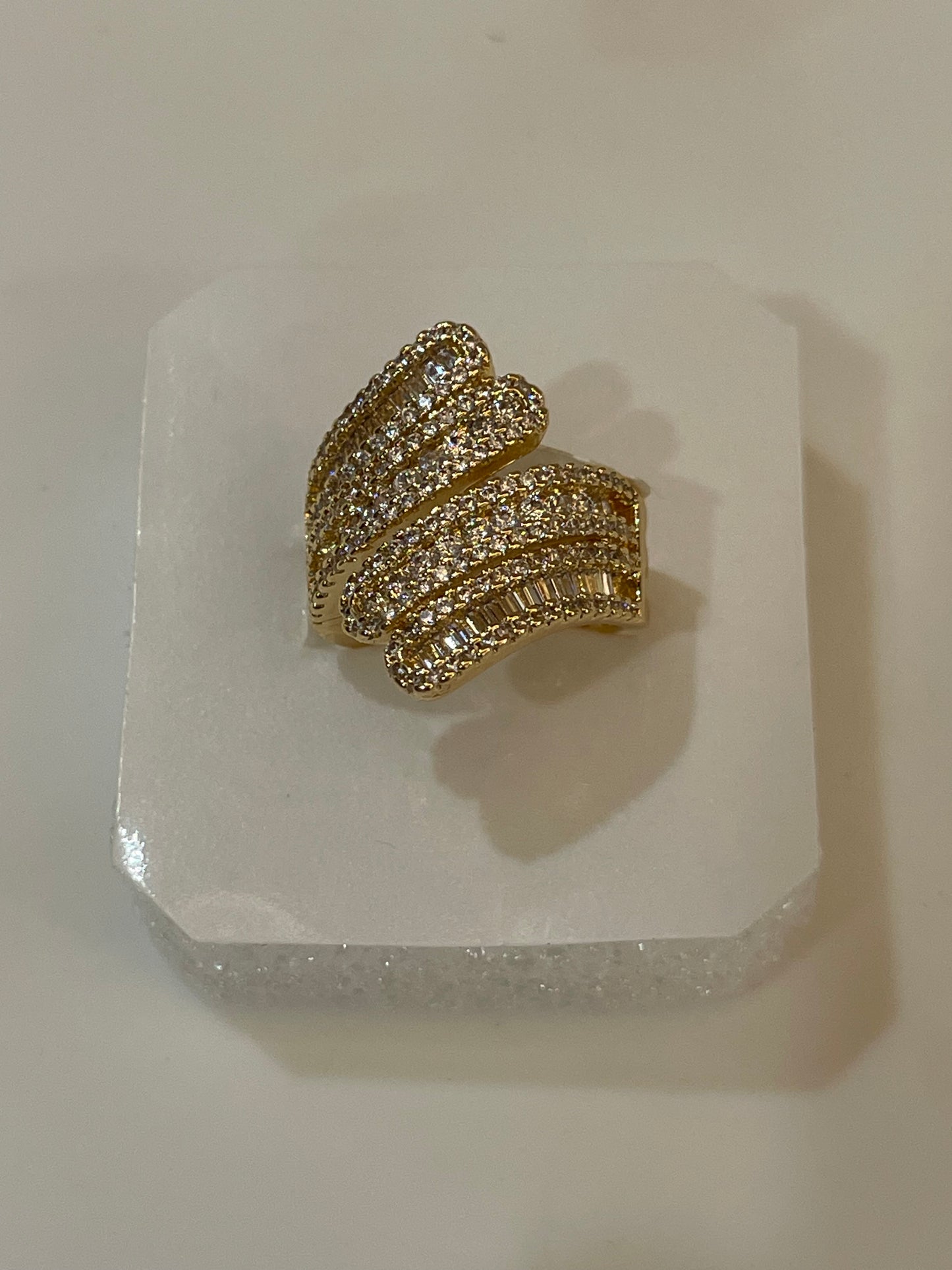 Aaira Wave Luxe Ring