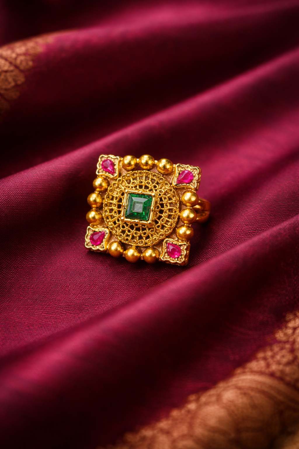 Anaya Kundan Square Ring