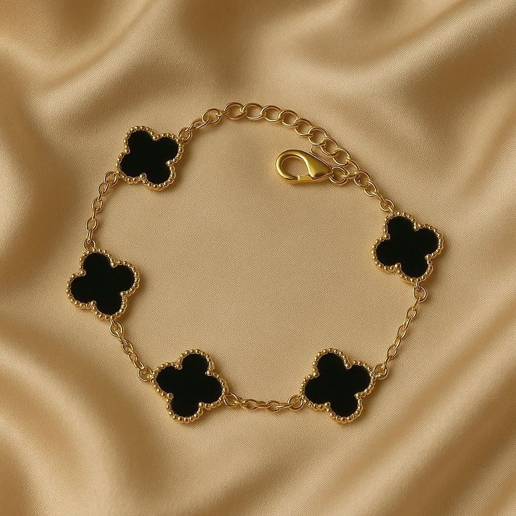 Black Clove-shaped bracelet made of high quality material with anti-tarnish finish, elegant jewelry for women