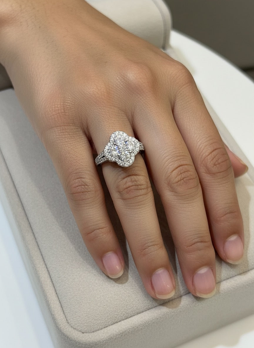 Crystal Clover Glow Ring