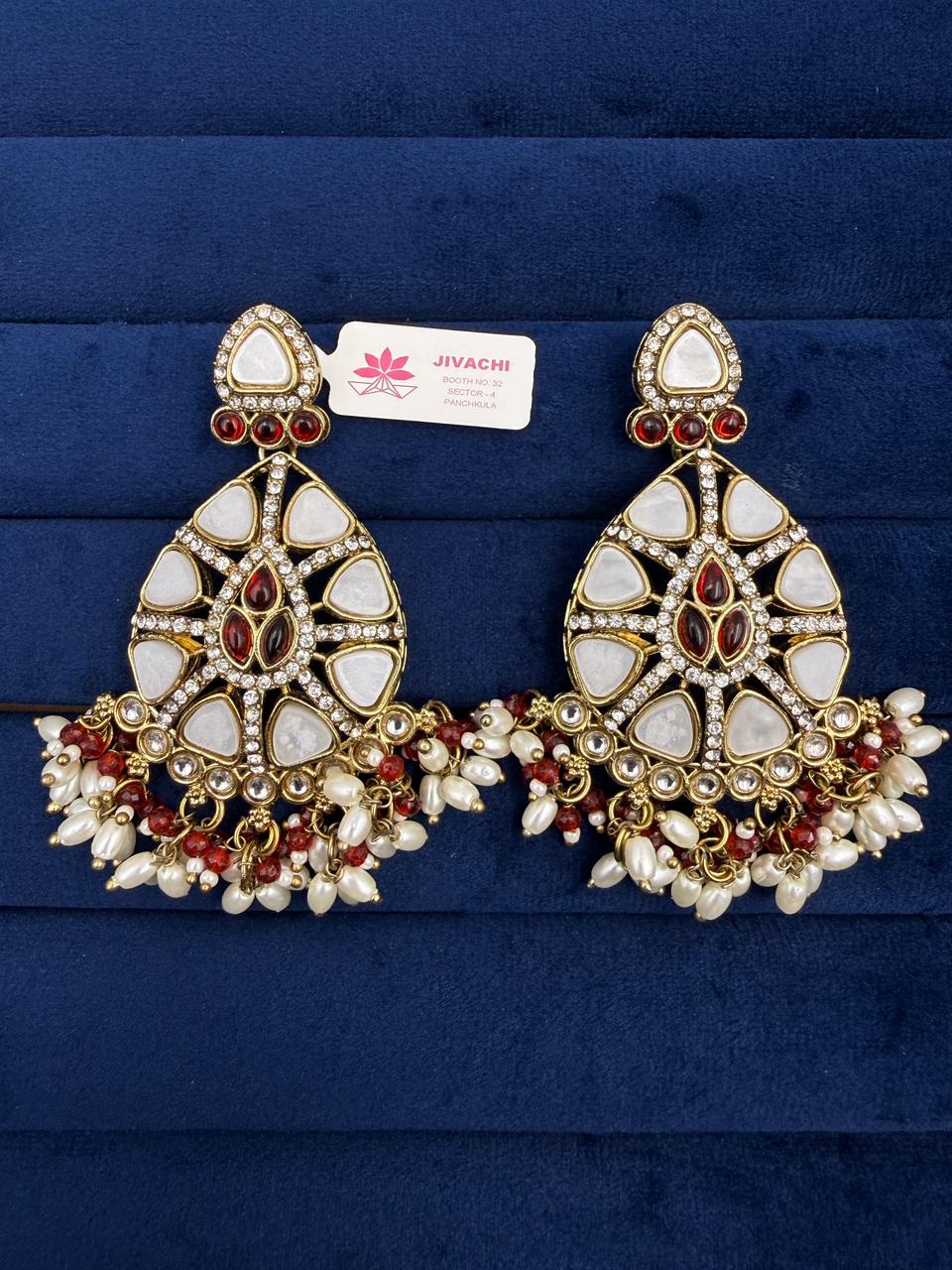 Ivory Noor Kundan Jhumka Earrings