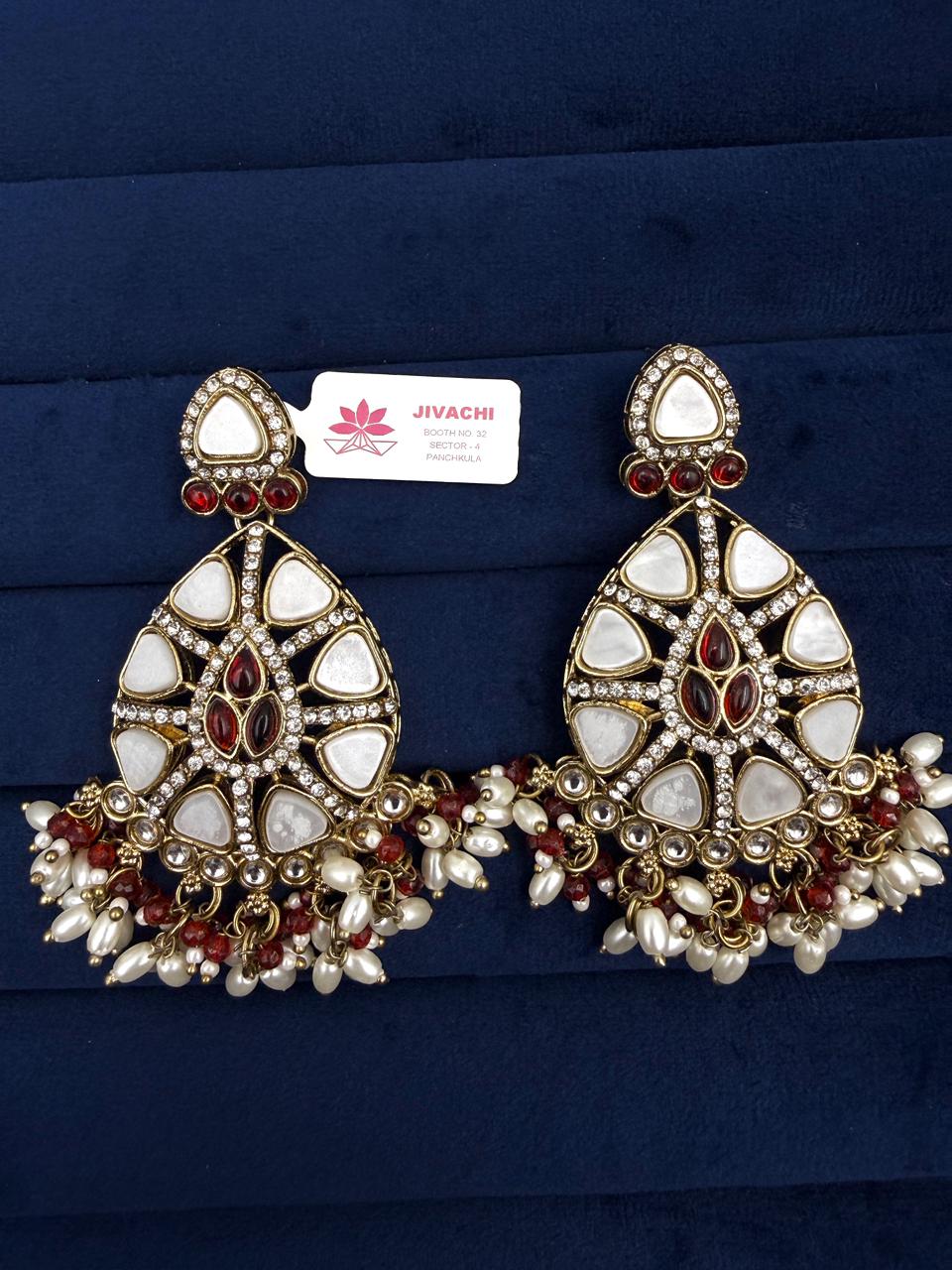 Ivory Noor Kundan Jhumka Earrings