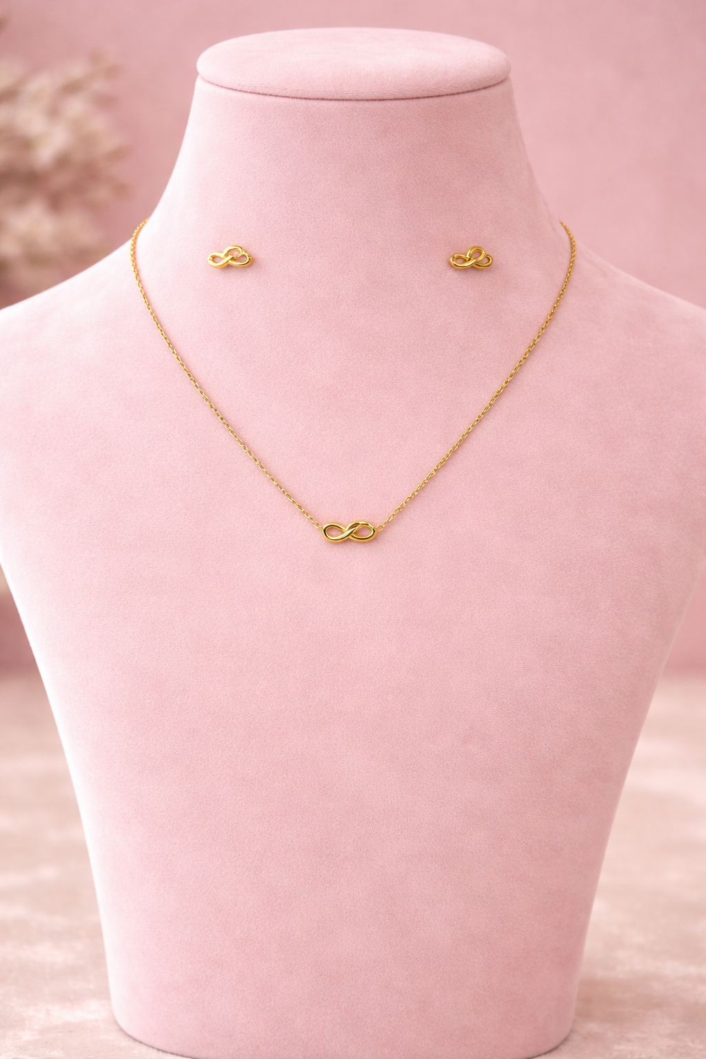 Eternal Knot Gold-Finish Chain Set