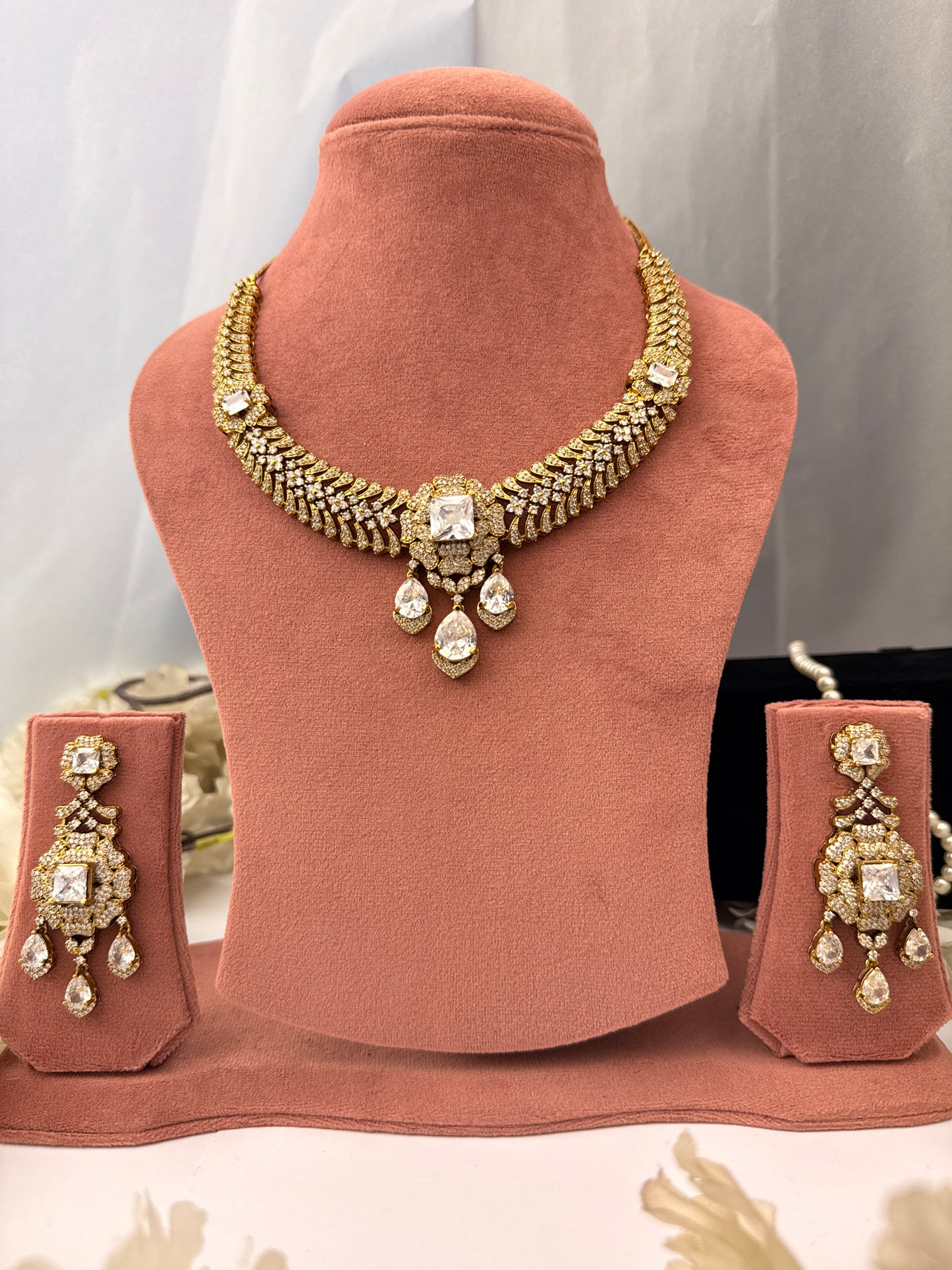 Zaraara Royale Crystal Necklace Set