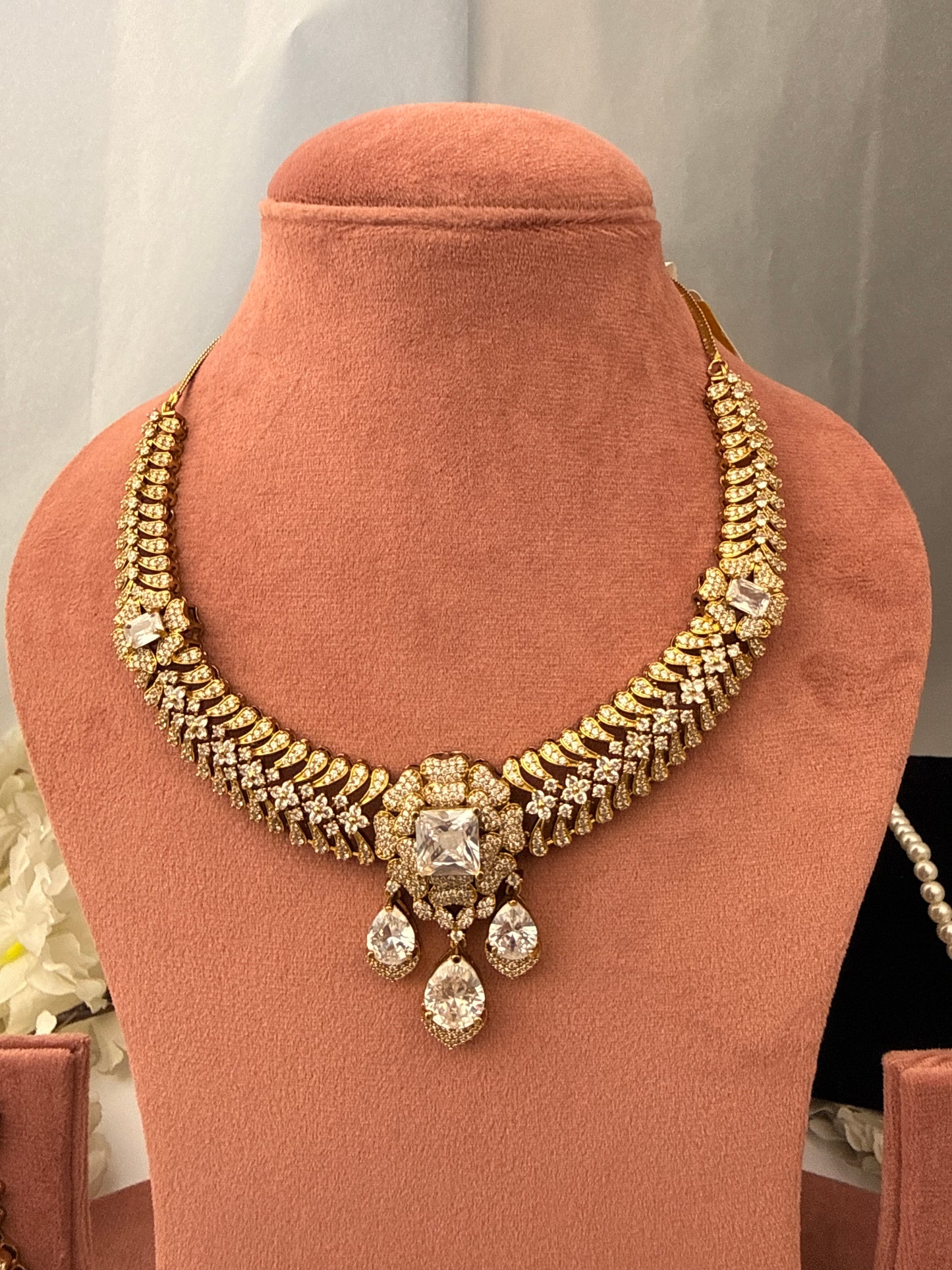 Zaraara Royale Crystal Necklace Set