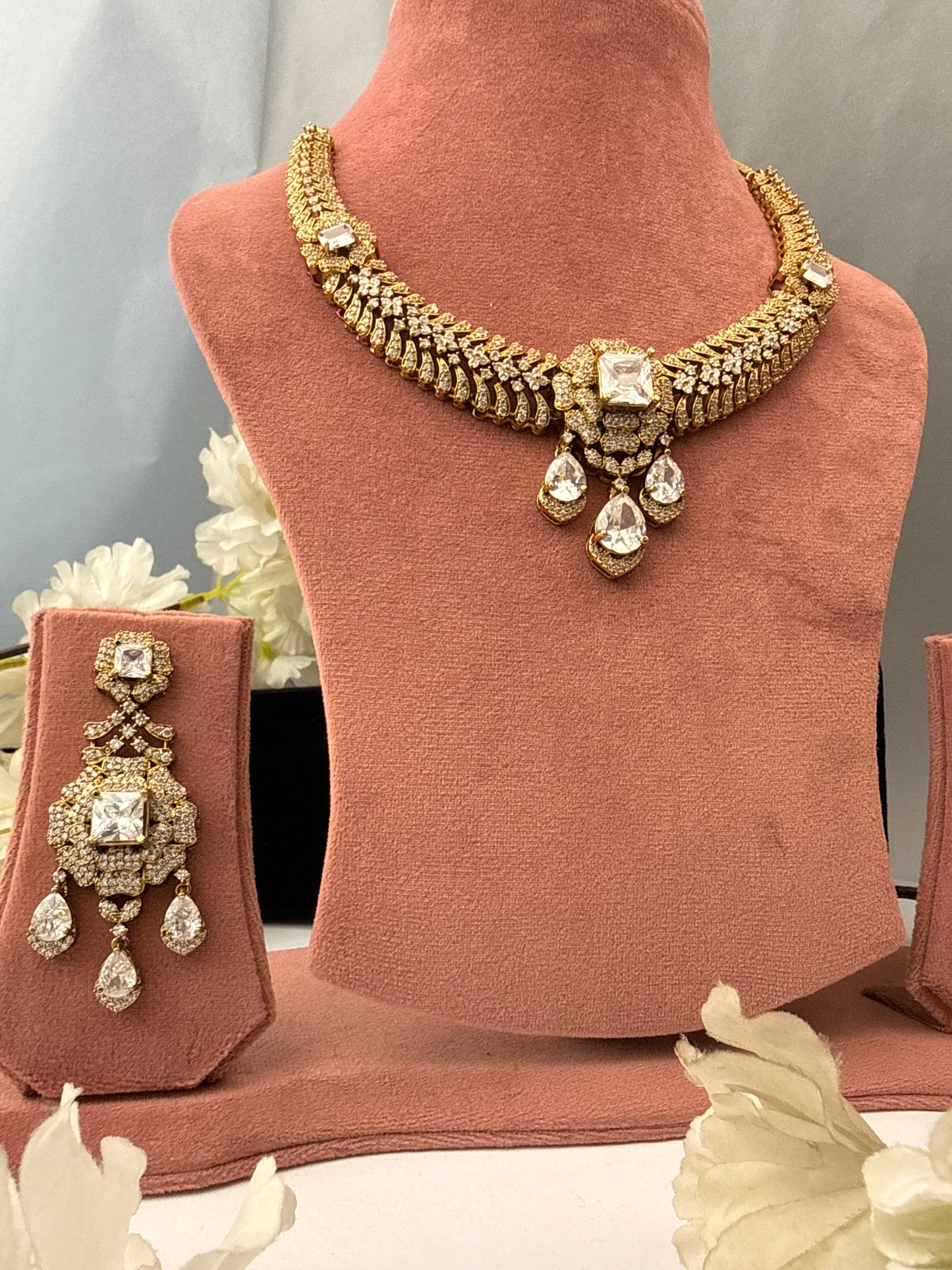 Zaraara Royale Crystal Necklace Set