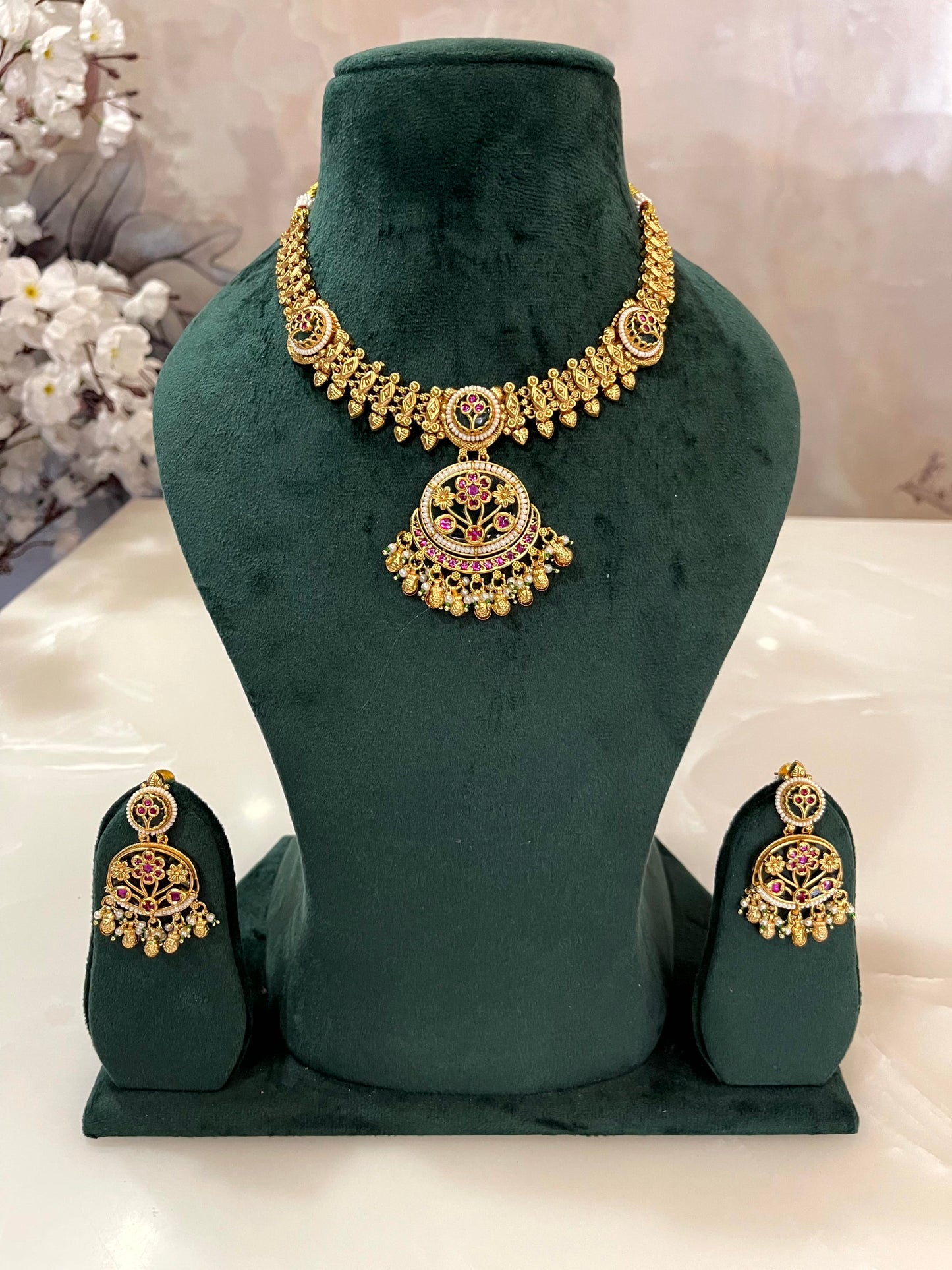 Padma Ratna Floral Necklace Set
