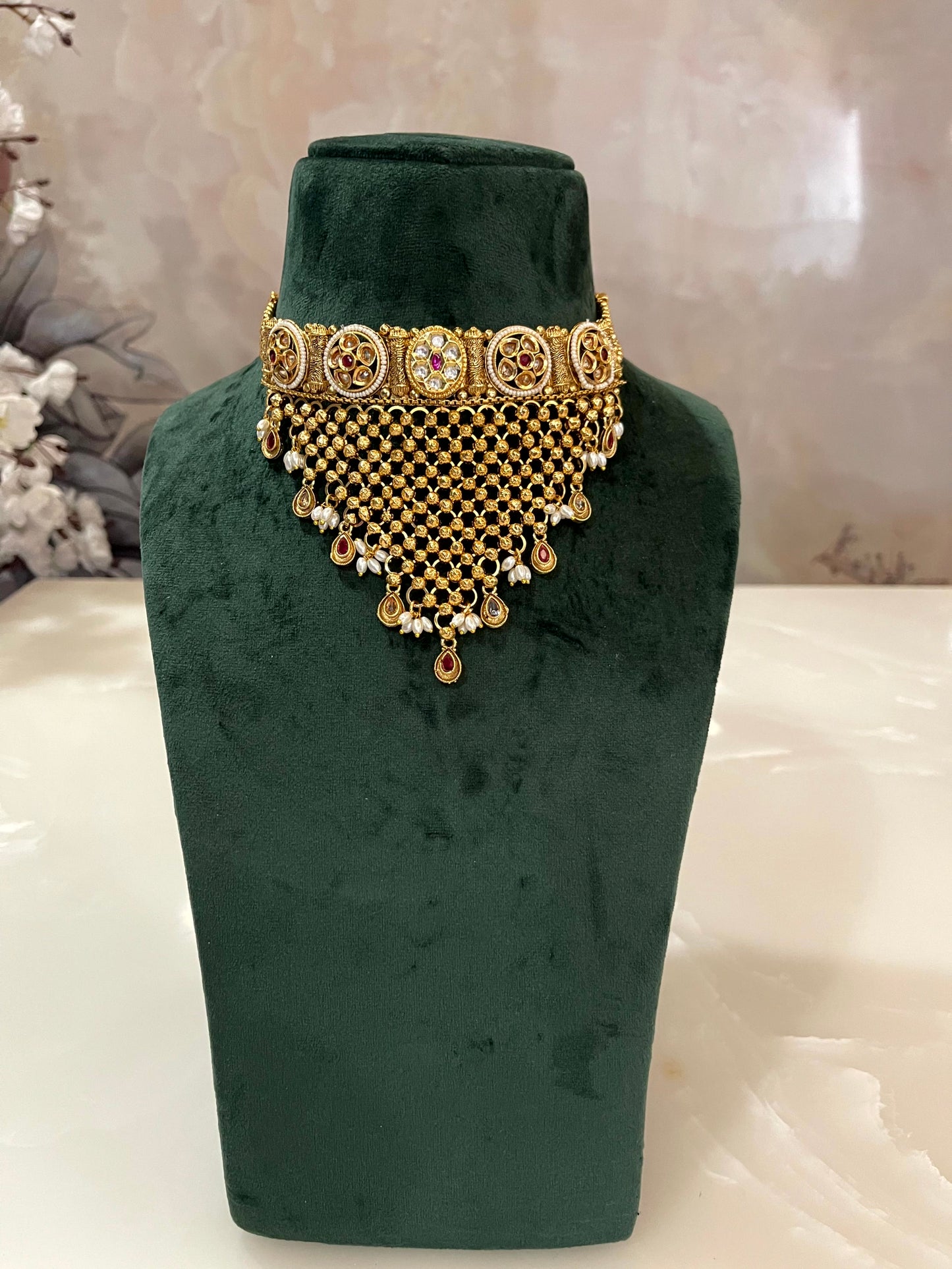 Rajwada Ratna Temple Choker