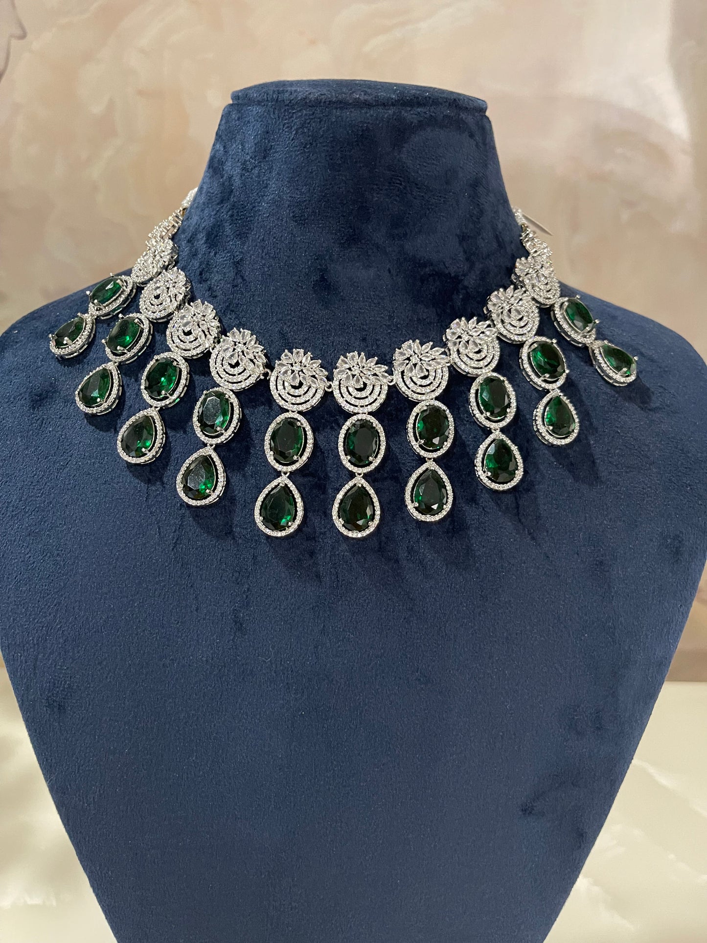 Princess Necklace Emerald Jewellery Set